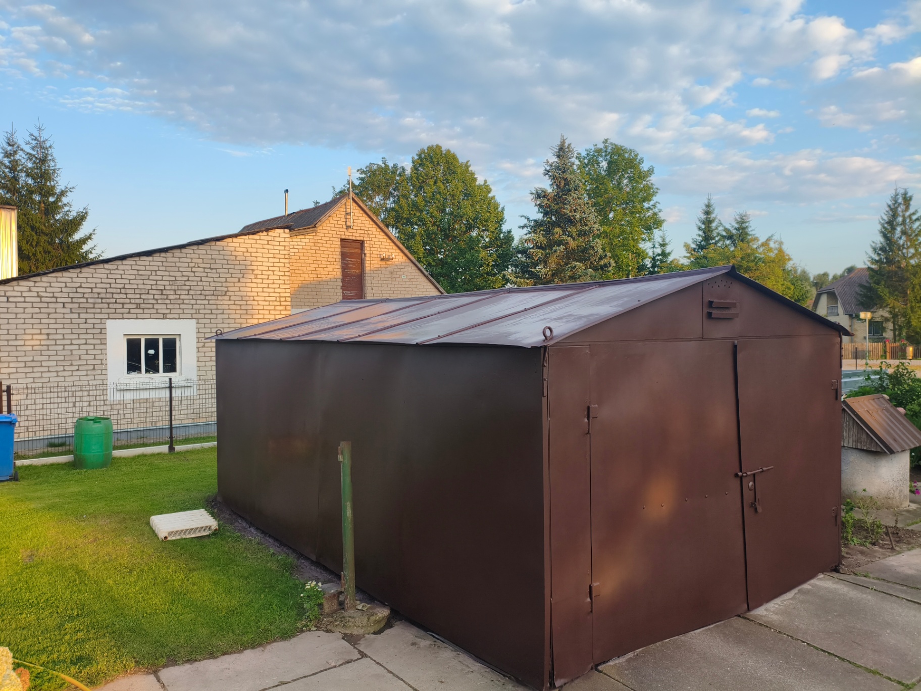 Metalinių konstrukcijų dažymas – Objektas Nr. 9 — metalinis garažas po darbų, Šiauliai